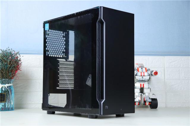 Tt挑战者H2机箱，搭配自家GT650W金牌电源装机，点亮瞬间太美了