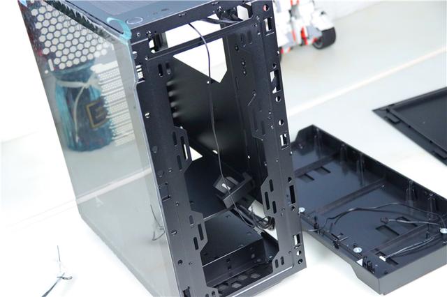 Tt挑战者H2机箱，搭配自家GT650W金牌电源装机，点亮瞬间太美了