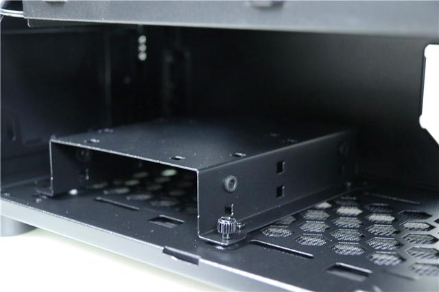 Tt挑战者H2机箱，搭配自家GT650W金牌电源装机，点亮瞬间太美了