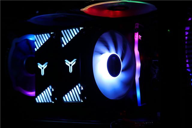 Tt挑战者H2机箱，搭配自家GT650W金牌电源装机，点亮瞬间太美了