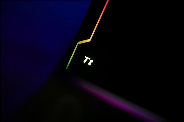 Tt挑战者H2机箱，搭配自家GT650W金牌电源装机，点亮瞬间太美了