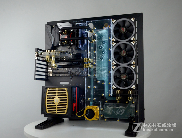 Thermaltake Core P5【黑金】 电镀沙哑黑