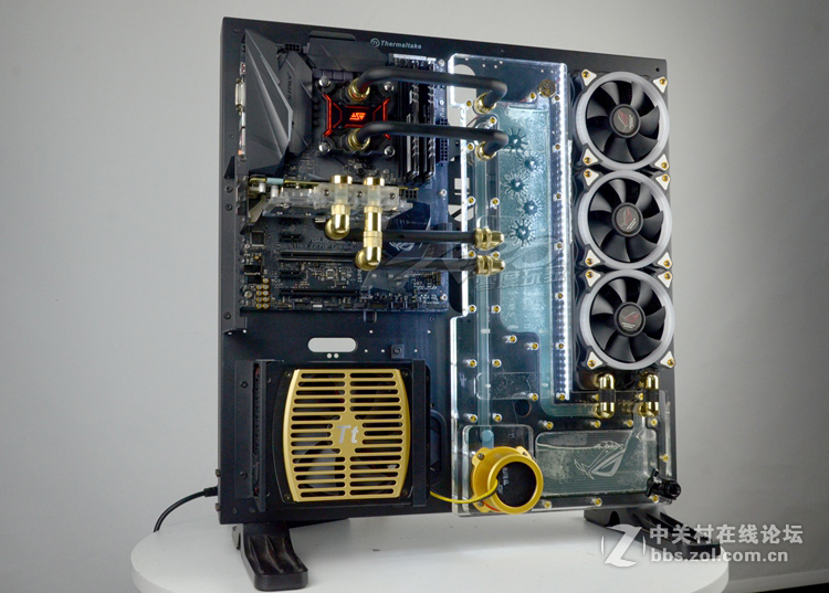 Thermaltake Core P5【黑金】 电镀沙哑黑
