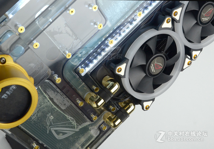 Thermaltake Core P5【黑金】 电镀沙哑黑