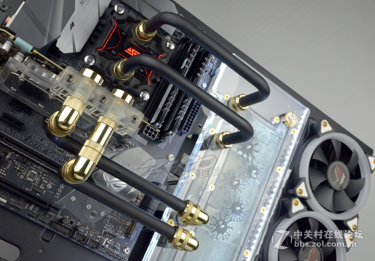 Thermaltake Core P5【黑金】 电镀沙哑黑