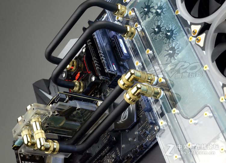 Thermaltake Core P5【黑金】 电镀沙哑黑