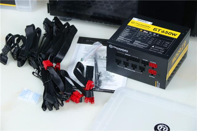 Tt挑战者H2机箱，搭配自家GT650W金牌电源装机，点亮瞬间太美了