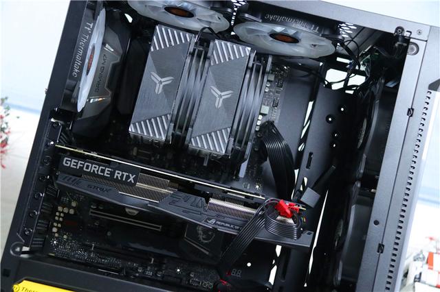 Tt挑战者H2机箱，搭配自家GT650W金牌电源装机，点亮瞬间太美了