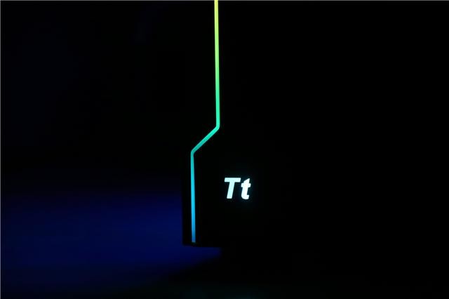 Tt挑战者H2机箱，搭配自家GT650W金牌电源装机，点亮瞬间太美了