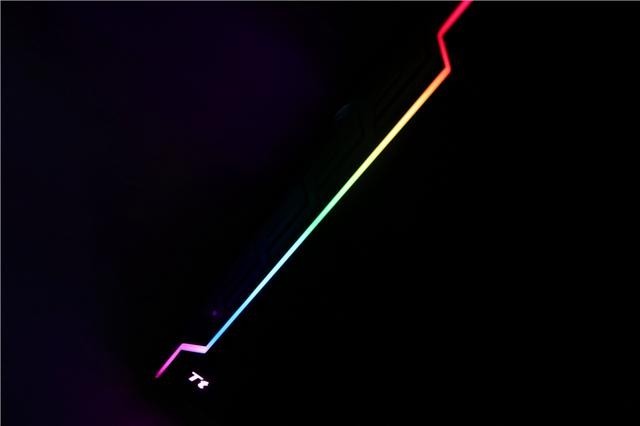 Tt挑战者H2机箱，搭配自家GT650W金牌电源装机，点亮瞬间太美了