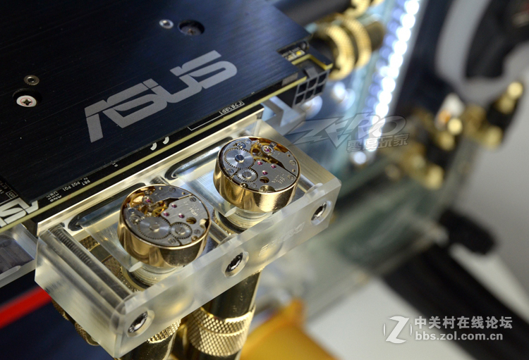 Thermaltake Core P5【黑金】 电镀沙哑黑