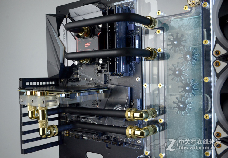 Thermaltake Core P5【黑金】 电镀沙哑黑