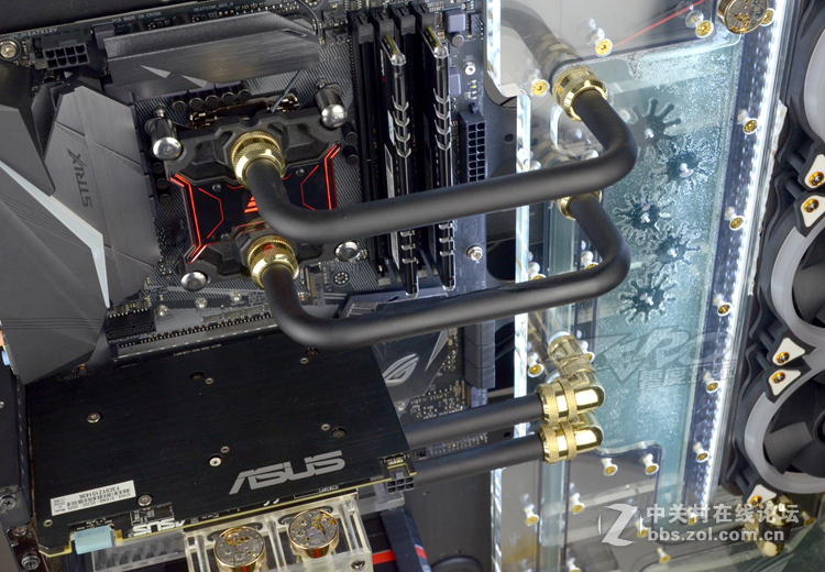 Thermaltake Core P5【黑金】 电镀沙哑黑