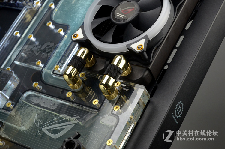 Thermaltake Core P5【黑金】 电镀沙哑黑