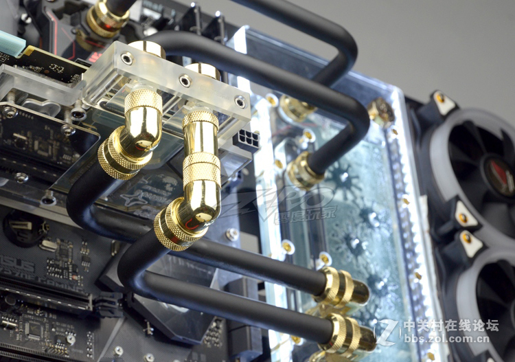 Thermaltake Core P5【黑金】 电镀沙哑黑