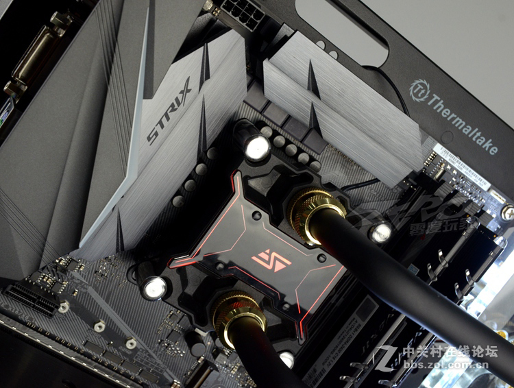 Thermaltake Core P5【黑金】 电镀沙哑黑