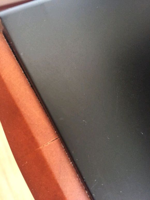 漫步者旗舰开裂哦为什么不上我上传图片