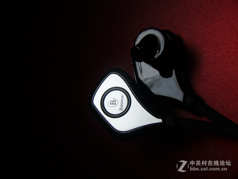 无线悦动 黑银 BASEUS S5 运动蓝牙耳机 体验