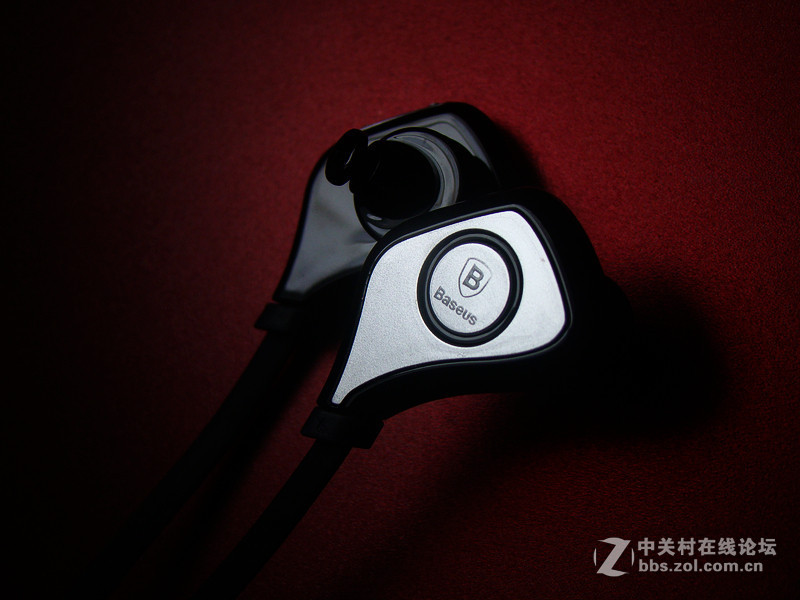 无线悦动 黑银 BASEUS S5 运动蓝牙耳机 体验