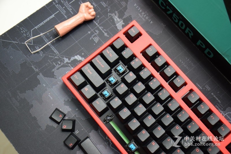 这把键盘足够扛过大学四年的游戏生涯，LEOPOLD 750R PD赤色限定