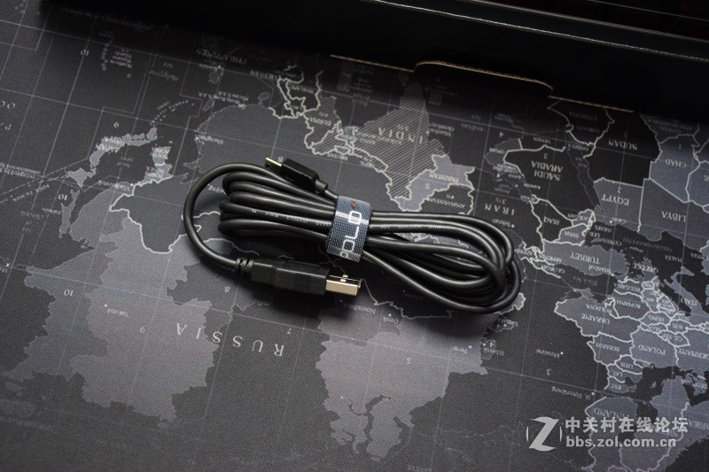 这把键盘足够扛过大学四年的游戏生涯，LEOPOLD 750R PD赤色限定