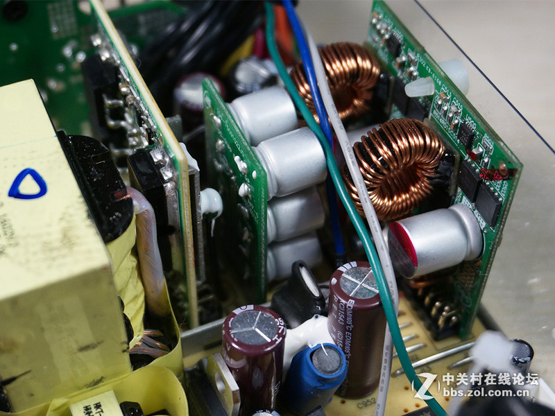 教你几招从拓扑结构和电器元件来选购PC电源