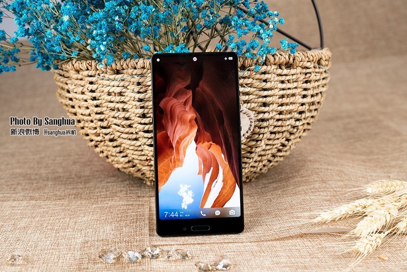 工程奇迹，超薄大电池的坚果3拆开给你看