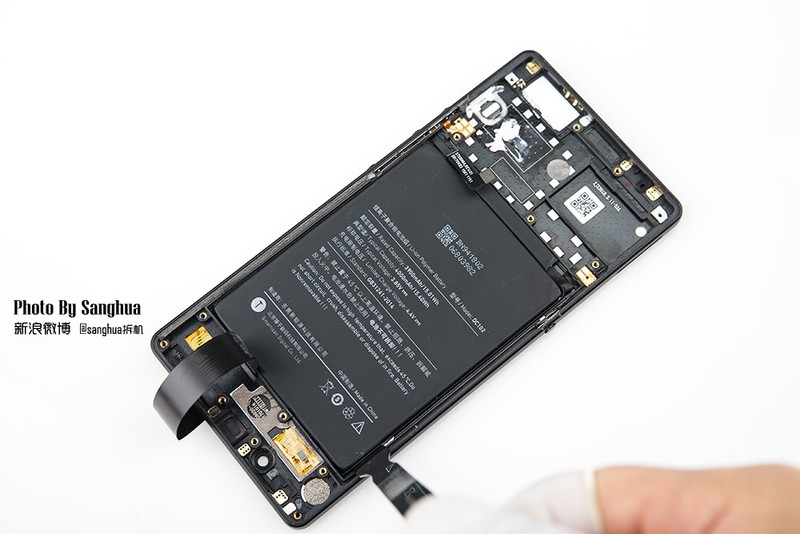 工程奇迹，超薄大电池的坚果3拆开给你看