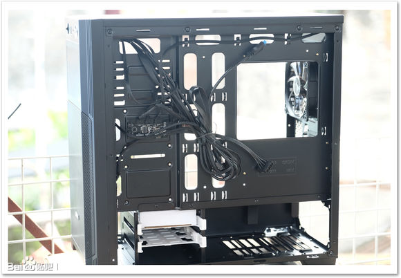 齐精华于一身，纳什男爵RGB MATX机箱