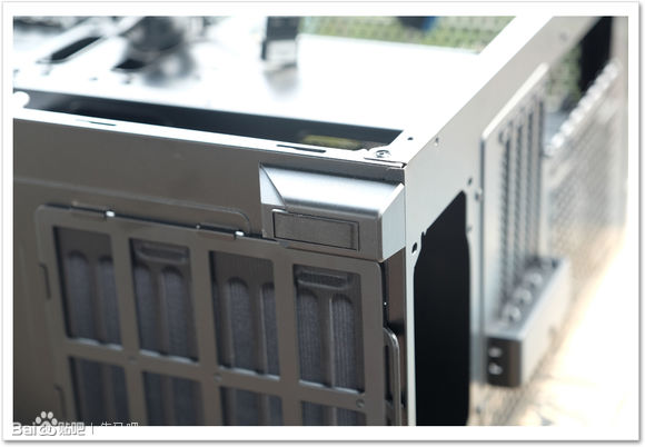 齐精华于一身，纳什男爵RGB MATX机箱