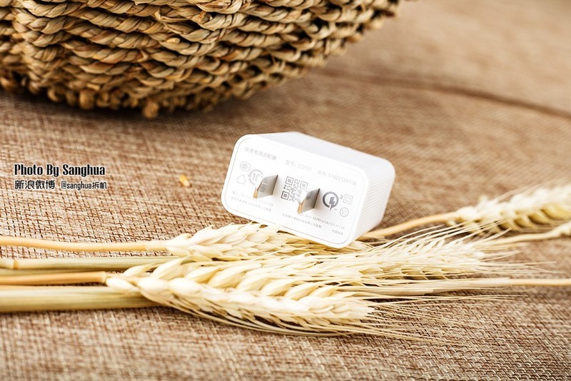 工程奇迹，超薄大电池的坚果3拆开给你看