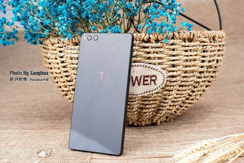 工程奇迹，超薄大电池的坚果3拆开给你看