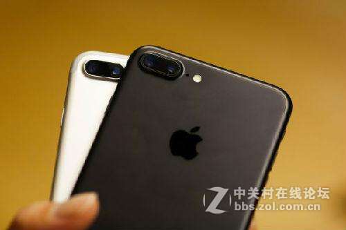 #约稿#看着肾疼！苹果店内果粉怒砸iPhone7 Plus