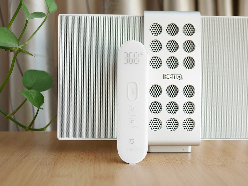 小米不光发布了全面屏MIX 2 还有为发烧而生的米家iHealth体温计