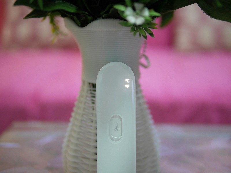 小米不光发布了全面屏MIX 2 还有为发烧而生的米家iHealth体温计