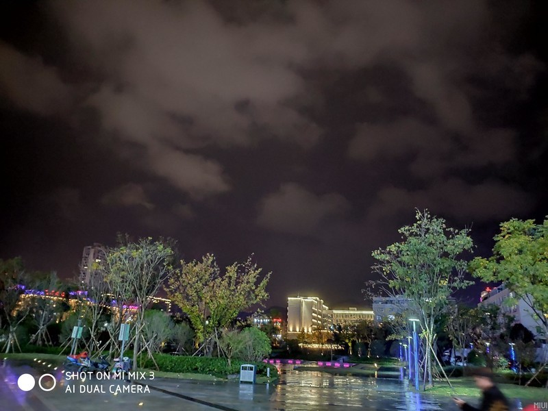 雨后街道随拍。夜景
