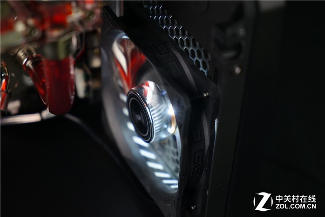 「Z玩主」从零开始的分体水冷装机作业