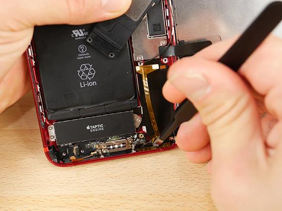 iPhone 7加装LED贴片灯后：杀马特效果辣眼睛