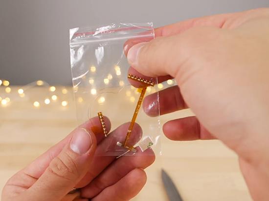 iPhone 7加装LED贴片灯后：杀马特效果辣眼睛