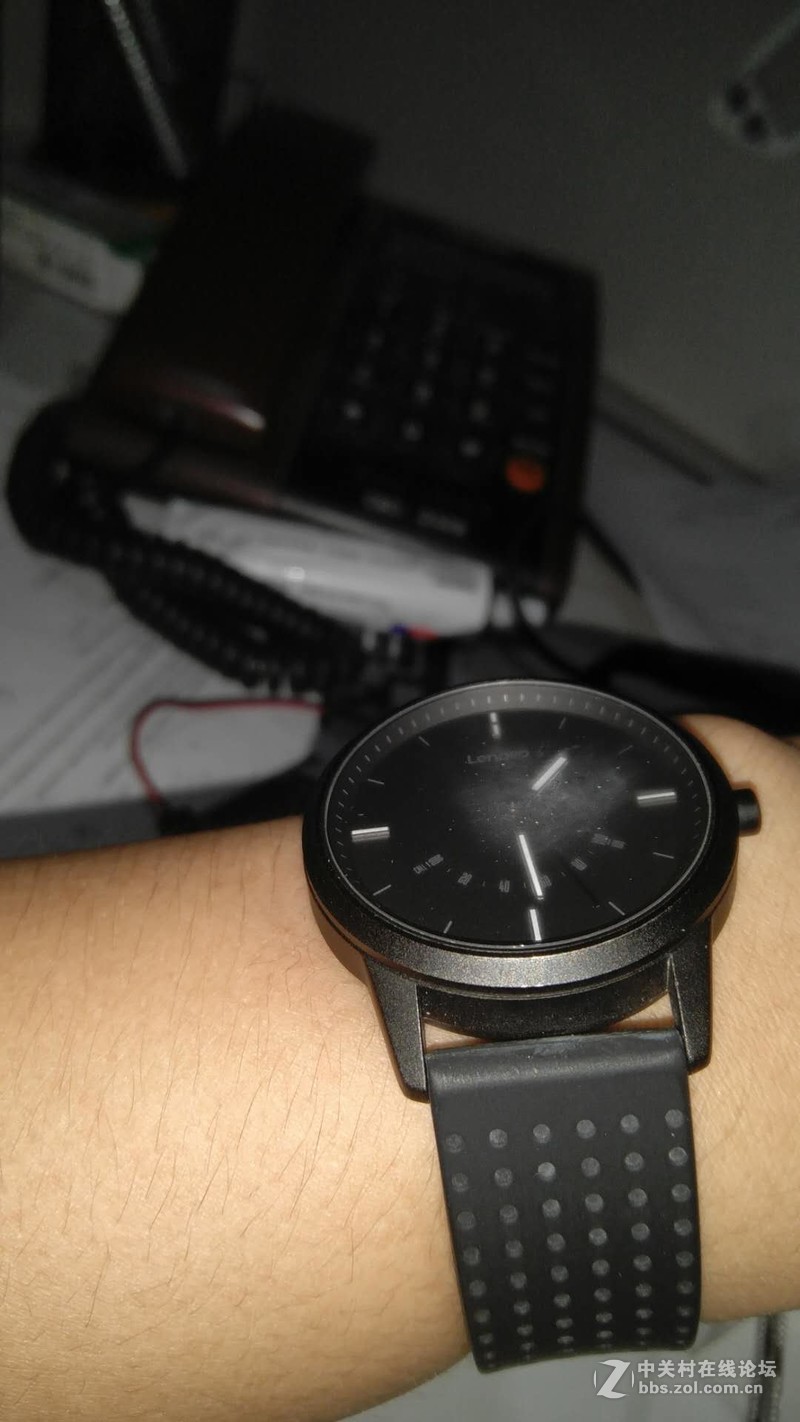 买了联想WATCH 9智能手机。镜片内起雾啦。哈哈，无语了