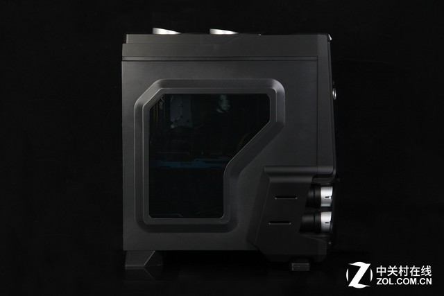 进击的加农炮 游戏悍将霸道1机箱评测