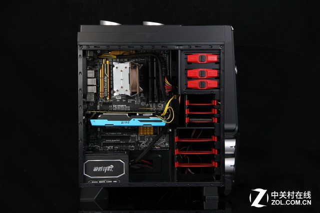 进击的加农炮 游戏悍将霸道1机箱评测