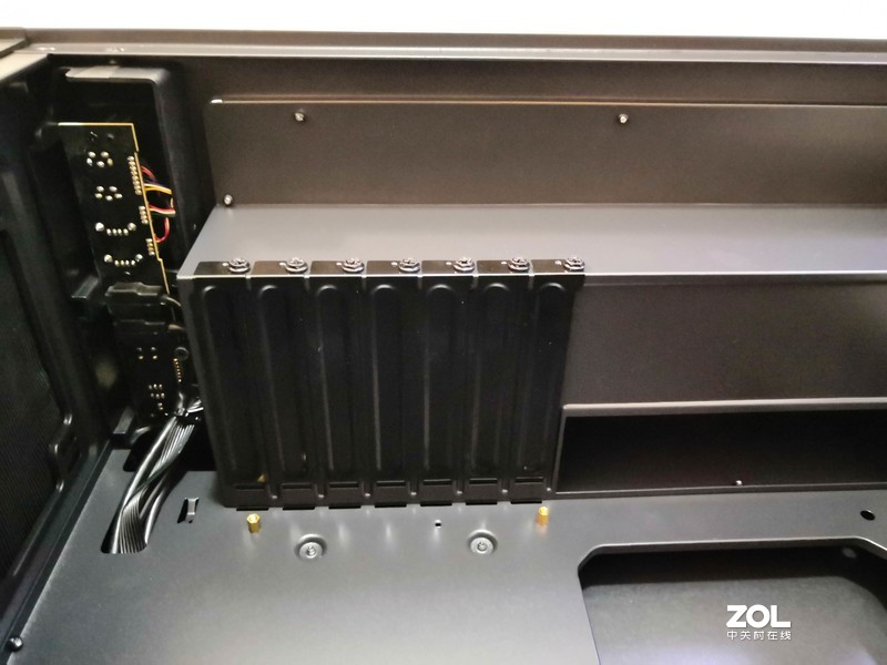 机箱再升级ATX3.0、RGB前面板的机箱是什么样