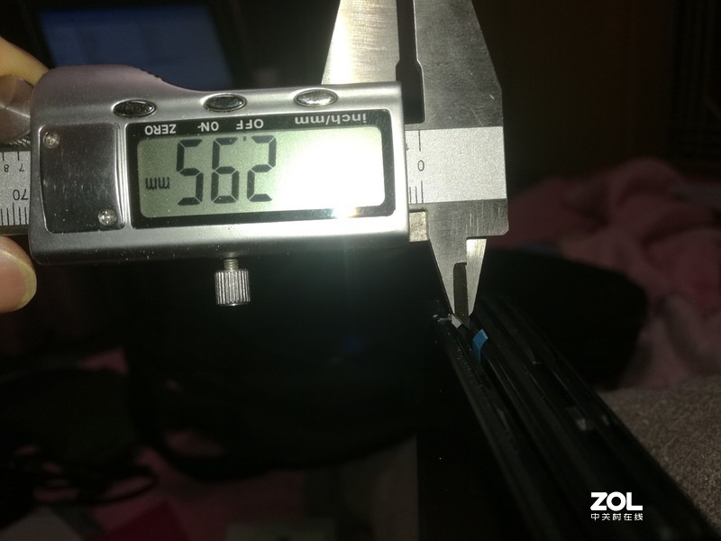 戴尔G7笔记本，品控差，边缘翘起，翻车（话不多说直接上图）