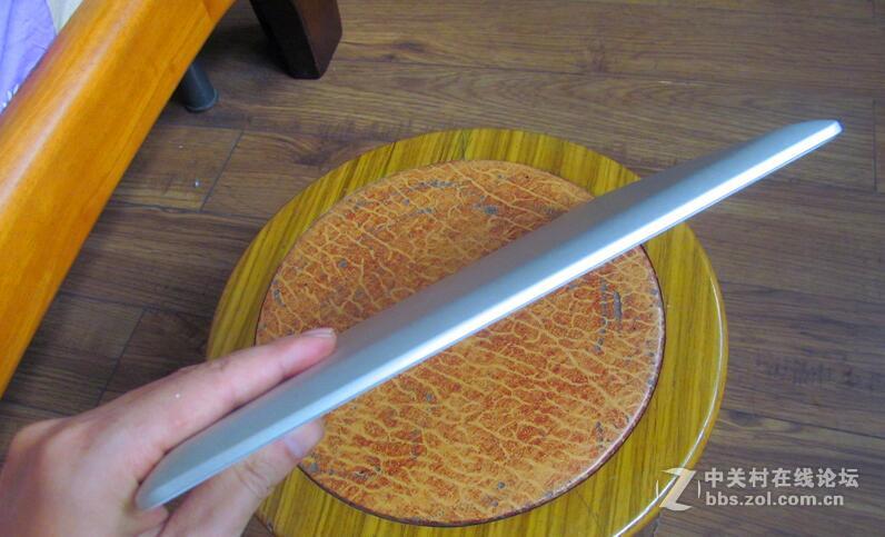 出9.7寸平板一台