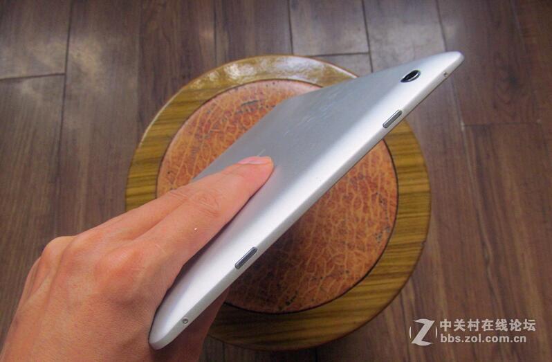 出9.7寸平板一台