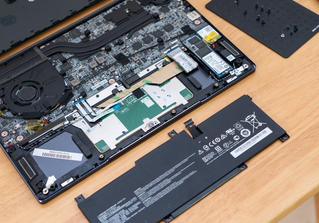 电脑卡慢多半C盘不够用！升级1TB东芝RD500 NVMe固态硬盘再战3年