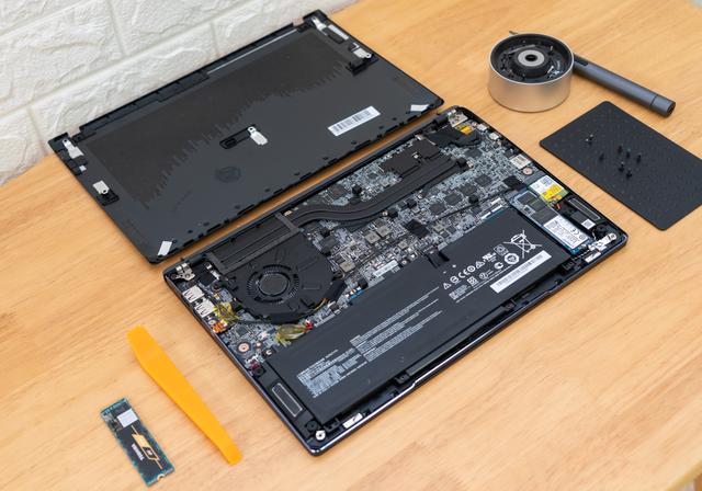 电脑卡慢多半C盘不够用！升级1TB东芝RD500 NVMe固态硬盘再战3年