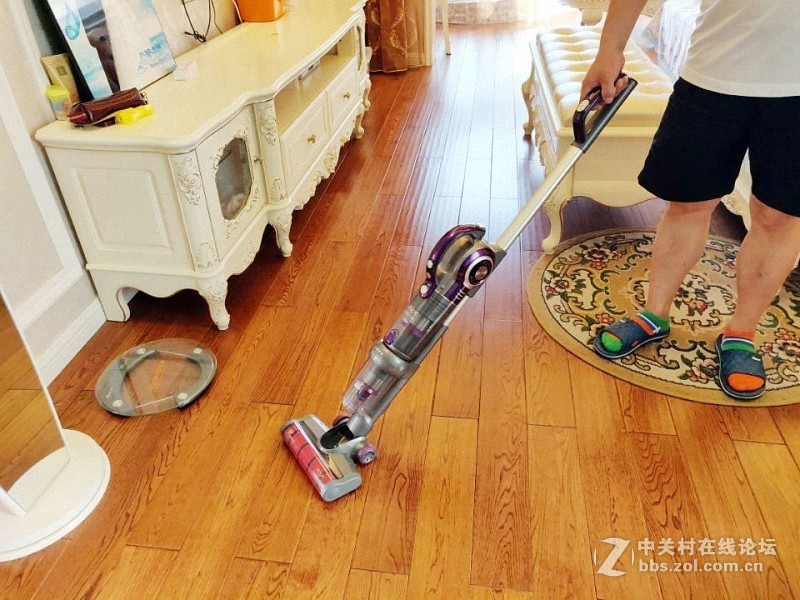 让男人也爱上了快乐清洁——莱克魔洁M85 Plus 立式|手持无线吸尘器新玩法（视频）