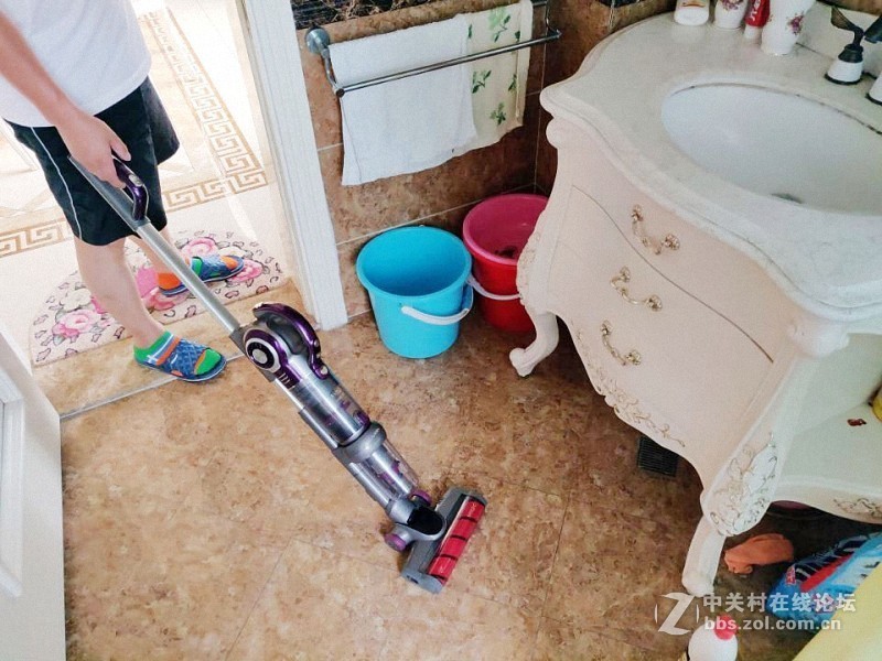 让男人也爱上了快乐清洁——莱克魔洁M85 Plus 立式|手持无线吸尘器新玩法（视频）